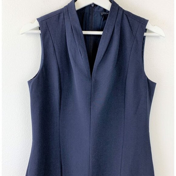NWT T Tahari Tonya Pleated Sleeveless V Neck Sheath Dress  Size 4 - Picture 4 of 9